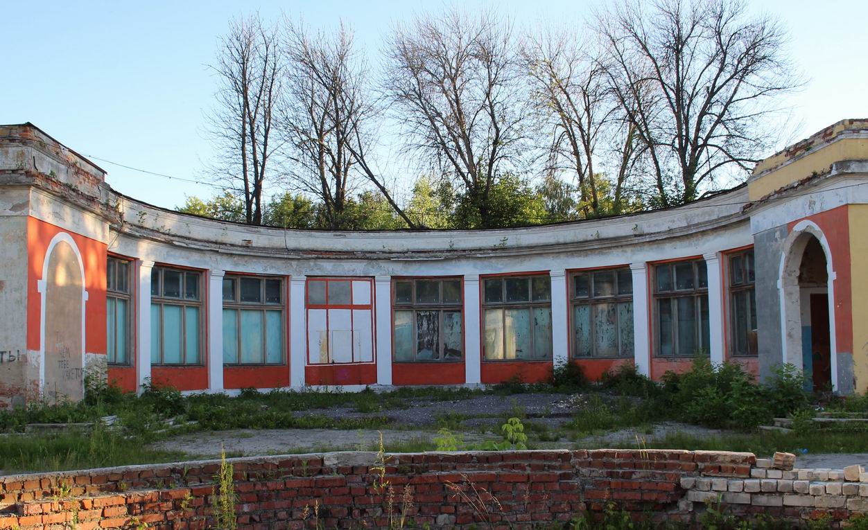 Торговый городок в июне 2021 года